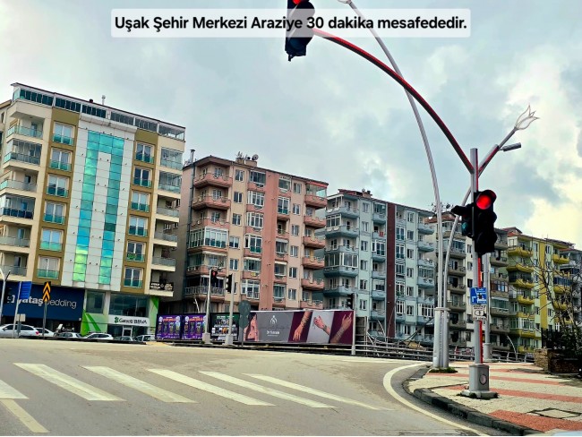 Uşak Karahallı Külköyde 1.207 m2 Organize Sanayi, İlçe, Mahalle Manzaralı Tarla. Açıklamayı Okuyunuz