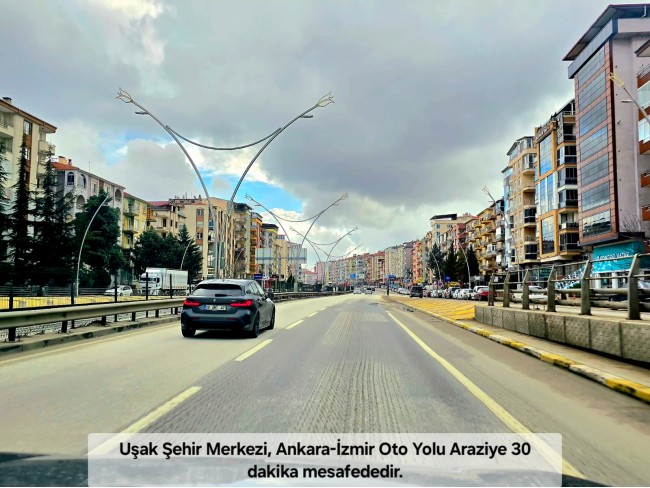 Uşak Karahallı Külköyde 1.207 m2 Organize Sanayi, İlçe, Mahalle Manzaralı Tarla. Açıklamayı Okuyunuz