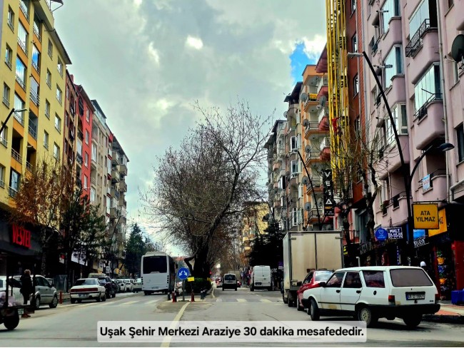 Uşak Karahallı Külköyde 1.207 m2 Organize Sanayi, İlçe, Mahalle Manzaralı Tarla. Açıklamayı Okuyunuz
