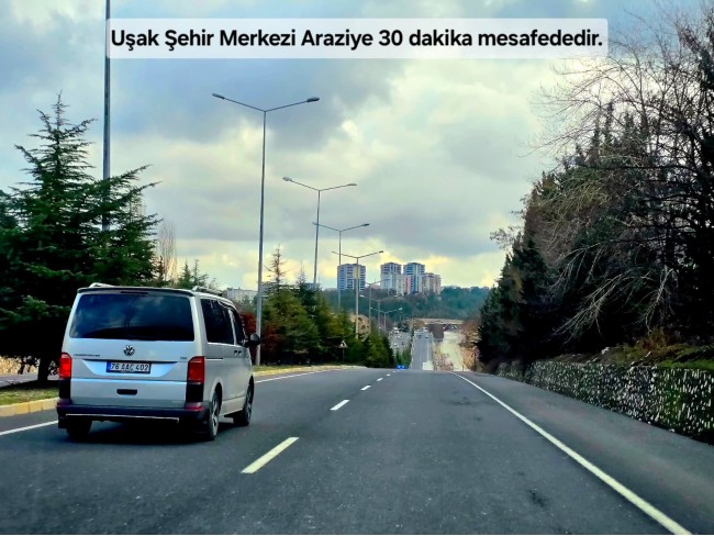 Uşak Karahallı Külköyde 1.207 m2 Organize Sanayi, İlçe, Mahalle Manzaralı Tarla. Açıklamayı Okuyunuz