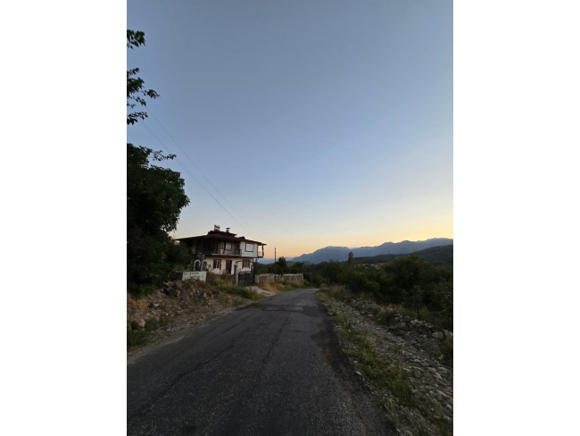 Antalya Manavgat Yeşilbağ'da 95 m2 Köy İçi Bahçe. Açıklamayı Okuyarak Arayınız.