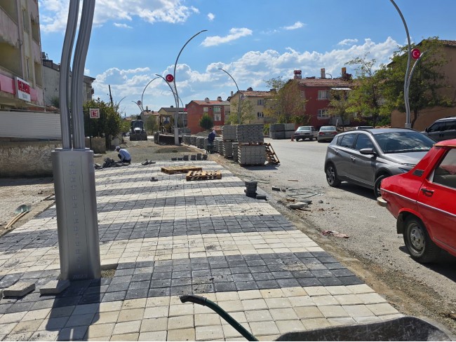 Kütahya Emet Örencik'de 1.463 m2 Köycivarı Manzaralı Çok Uygun Tarla. Açıklamayı Okuyarak Arayınız.