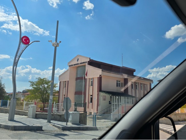 Kütahya Emet Örencik'de 1.463 m2 Köycivarı Manzaralı Çok Uygun Tarla. Açıklamayı Okuyarak Arayınız.
