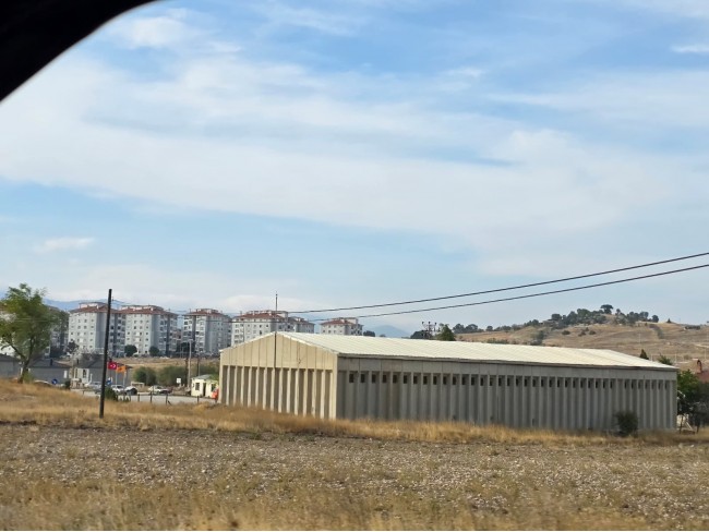 Kütahya Emet Örencik'de 1.463 m2 Köycivarı Manzaralı Çok Uygun Tarla. Açıklamayı Okuyarak Arayınız.