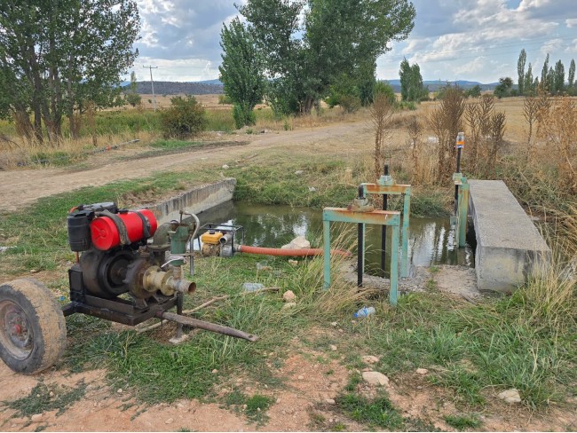 Kütahya Emet Örencik'de 1.463 m2 Köycivarı Manzaralı Çok Uygun Tarla. Açıklamayı Okuyarak Arayınız.