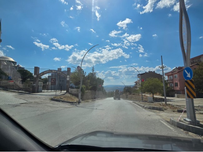 Kütahya Emet Örencik'de 1.463 m2 Köycivarı Manzaralı Çok Uygun Tarla. Açıklamayı Okuyarak Arayınız.