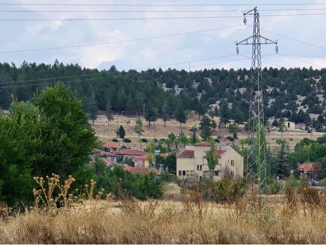 Kütahya Emet Örencik'de 1.463 m2 Köycivarı Manzaralı Çok Uygun Tarla. Açıklamayı Okuyarak Arayınız.
