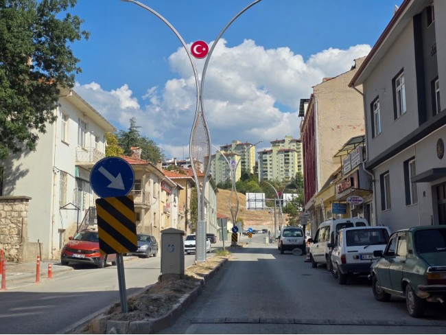 Kütahya Emet Örencik'de 1.463 m2 Köycivarı Manzaralı Çok Uygun Tarla. Açıklamayı Okuyarak Arayınız.