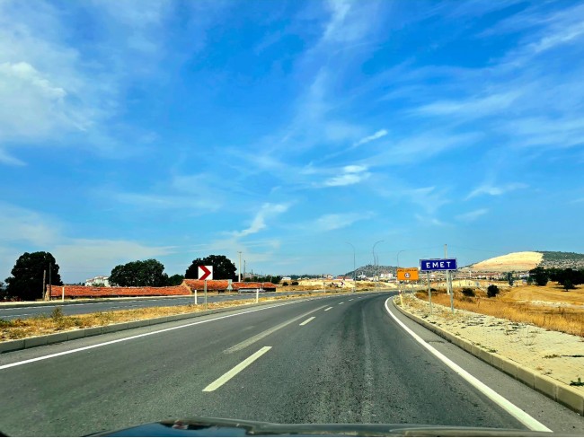 Kütahya Emet Örencik'de Köycivarı Otoyol Yanı 1.463 m2 Bakımlı Tarla. Açıklamayı Okuyarak Arayınız. Kütahya Emet Örencik'de Köycivarı Otoyol Yanı 1.463 m2 Bakımlı Tarla. Açıklamayı Okuyarak Arayınız.