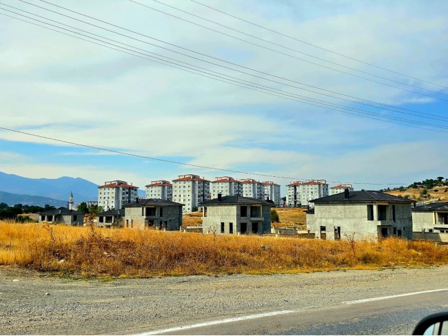 Kütahya Emet Örencik'de Köycivarı Otoyol Yanı 1.463 m2 Bakımlı Tarla. Açıklamayı Okuyarak Arayınız. Kütahya Emet Örencik'de Köycivarı Otoyol Yanı 1.463 m2 Bakımlı Tarla. Açıklamayı Okuyarak Arayınız.