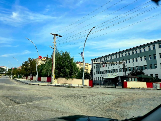 Kütahya Emet Örencik'de Köycivarı Otoyol Yanı 1.463 m2 Bakımlı Tarla. Açıklamayı Okuyarak Arayınız. Kütahya Emet Örencik'de Köycivarı Otoyol Yanı 1.463 m2 Bakımlı Tarla. Açıklamayı Okuyarak Arayınız.