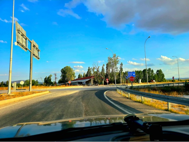 Kütahya Emet Örencik'de Köycivarı Otoyol Yanı 1.463 m2 Bakımlı Tarla. Açıklamayı Okuyarak Arayınız. Kütahya Emet Örencik'de Köycivarı Otoyol Yanı 1.463 m2 Bakımlı Tarla. Açıklamayı Okuyarak Arayınız.