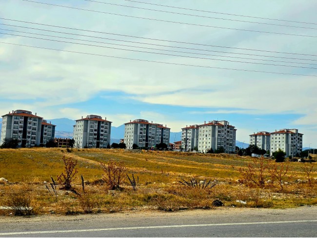 Kütahya Emet Örencik'de Köycivarı Otoyol Yanı 1.463 m2 Bakımlı Tarla. Açıklamayı Okuyarak Arayınız. Kütahya Emet Örencik'de Köycivarı Otoyol Yanı 1.463 m2 Bakımlı Tarla. Açıklamayı Okuyarak Arayınız.