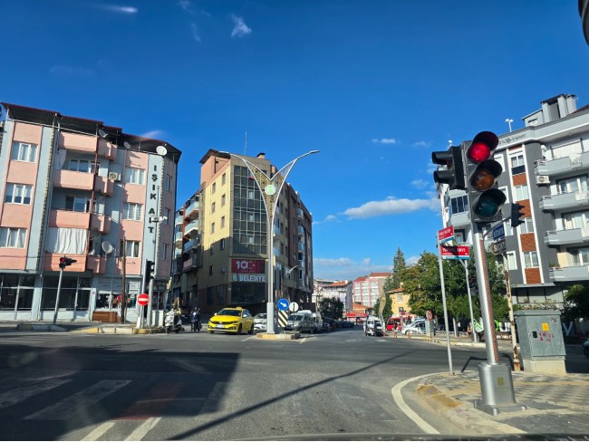 Balıkesir Dursunbey Alagüney'de 2.870 m2 Resmi Yollu Çok Uygun Tarla. Açıklamayı Okuyarak Arayınız.