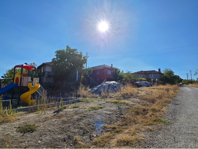 Balıkesir Dursunbey Alagüney'de 2.870 m2 Resmi Yollu Çok Uygun Tarla. Açıklamayı Okuyarak Arayınız.