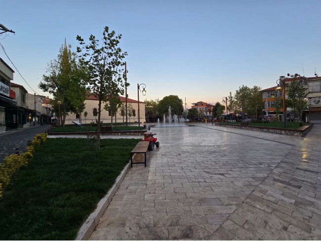 Balıkesir Dursunbey Alagüney'de 2.870 m2 Resmi Yollu Çok Uygun Tarla. Açıklamayı Okuyarak Arayınız.