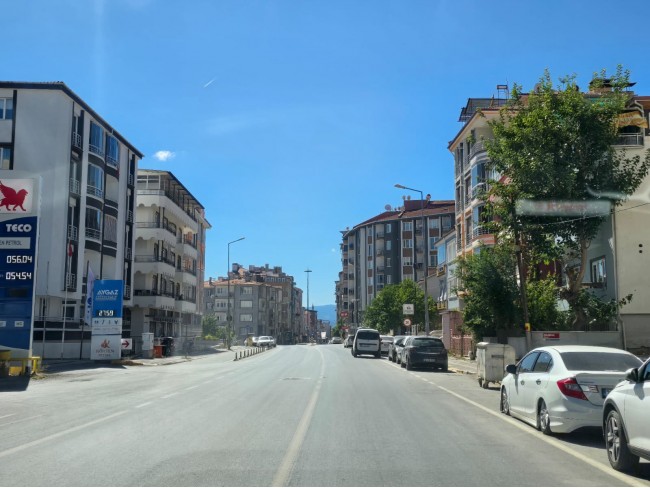 Balıkesir Dursunbey Alagüney'de 2.870 m2 Resmi Yollu Çok Uygun Tarla. Açıklamayı Okuyarak Arayınız.