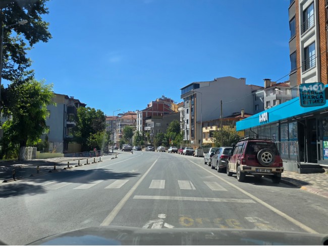 Balıkesir Dursunbey Alagüney'de 2.870 m2 Resmi Yollu Çok Uygun Tarla. Açıklamayı Okuyarak Arayınız.