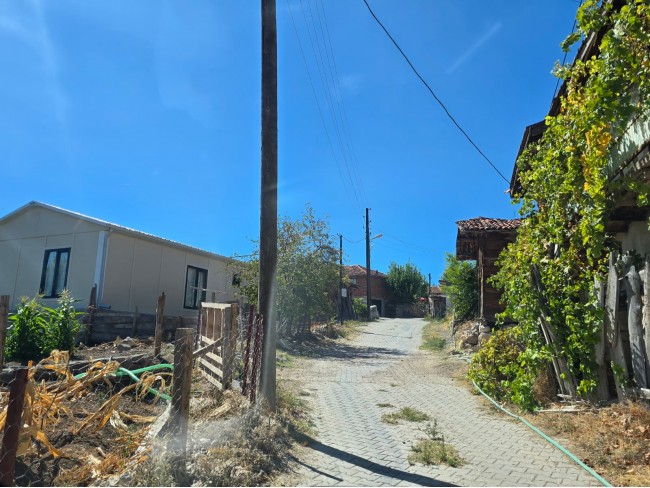 Balıkesir Dursunbey Alagüney'de 2.870 m2 Resmi Yollu Çok Uygun Tarla. Açıklamayı Okuyarak Arayınız.