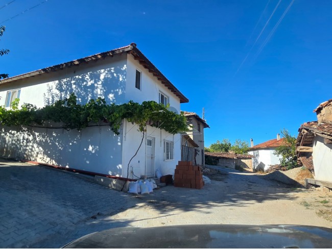 Balıkesir Dursunbey Alagüney'de 2.870 m2 Resmi Yollu Çok Uygun Tarla. Açıklamayı Okuyarak Arayınız.