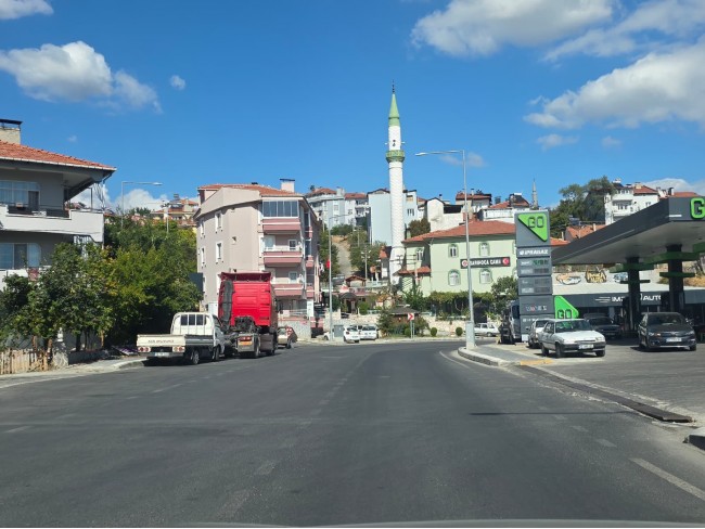 Balıkesir Dursunbey Alagüney'de 2.870 m2 Resmi Yollu Çok Uygun Tarla. Açıklamayı Okuyarak Arayınız.