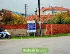 Balıkesir Sındırgı Osmanlar'da 1.440 m2 Asfalt Yola Cepheli Tarla. Açıklamayı Okuyarak Arayınız.