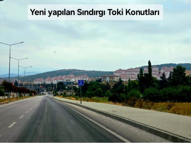 Balıkesir Sındırgı Osmanlar'da 1.440 m2 Asfalt Yola Cepheli Tarla. Açıklamayı Okuyarak Arayınız.