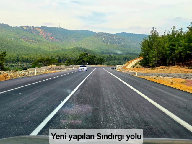 Balıkesir Sındırgı Osmanlar'da 1.440 m2 Asfalt Yola Cepheli Tarla. Açıklamayı Okuyarak Arayınız.