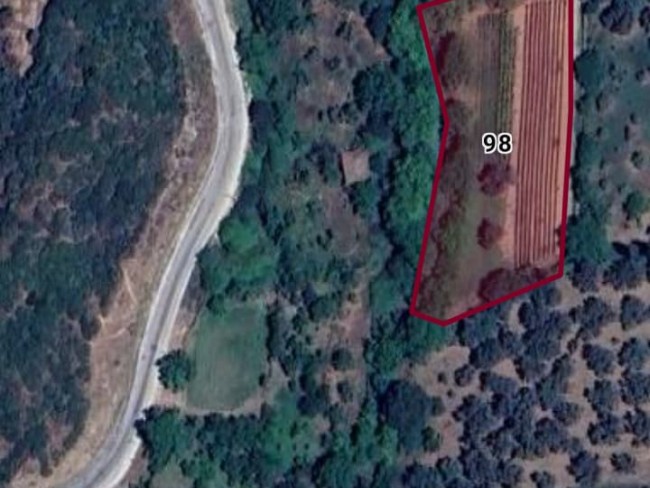 İzmir Beydağ Erikli'de 3.340 m2 Köydibi Yatırımlık Zeytinlik. İlan Açıklamasını Okuyarak Arayınız.