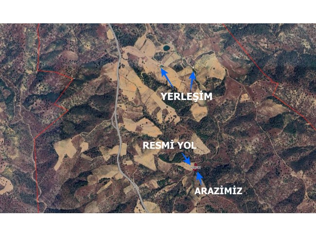 Manisa Demirci Karaisalar'da Resmi Kadastro Yola Cepheli Çok Uygun 886 m2 Tarla. Açıklamayı Okuyunuz