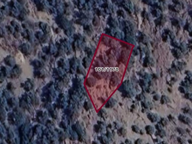 İzmir Bayındır Yusuflu'da Köy Manzaralı 476 m2 Çok Uygun Zeytinlik. Açıklamayı Okuyarak Arayınız.