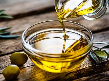 İzmir Beydağ Erikli'de Köy Yanı 9.300 m2 Zeytinlik ve İncir Bahçesi. Açıklamayı Okuyarak Arayınız.