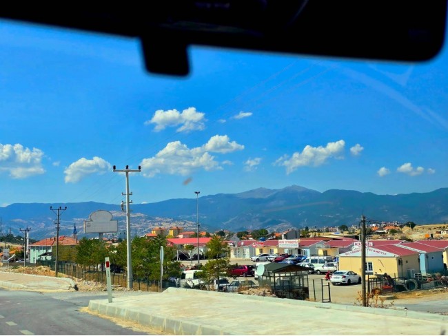 Kütahya Emet Örencik Köyiçi Elektrik Sulu Şeker Pancarı Ekili 1.463 M2 Tarla. Açıklamayı Okuyunuz