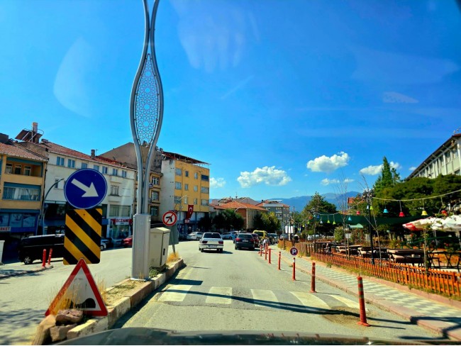 Kütahya Emet Örencik Köyiçi Elektrik Sulu Şeker Pancarı Ekili 1.463 M2 Tarla. Açıklamayı Okuyunuz