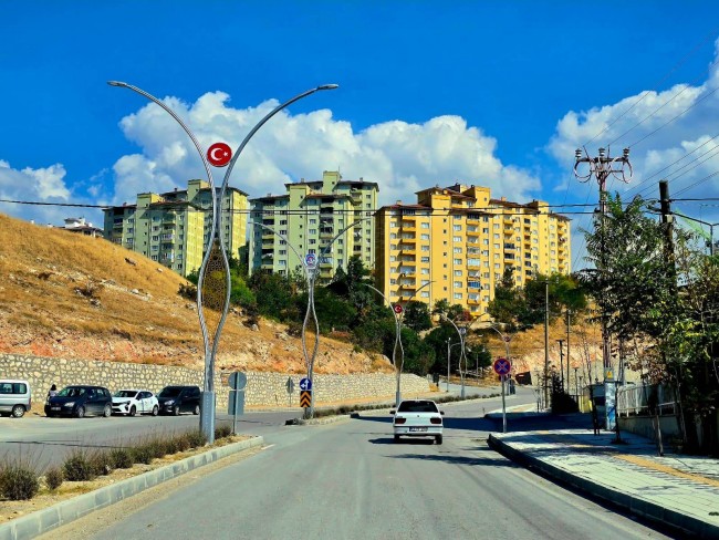 Kütahya Emet Örencik Köyiçi Elektrik Sulu Şeker Pancarı Ekili 1.463 M2 Tarla. Açıklamayı Okuyunuz